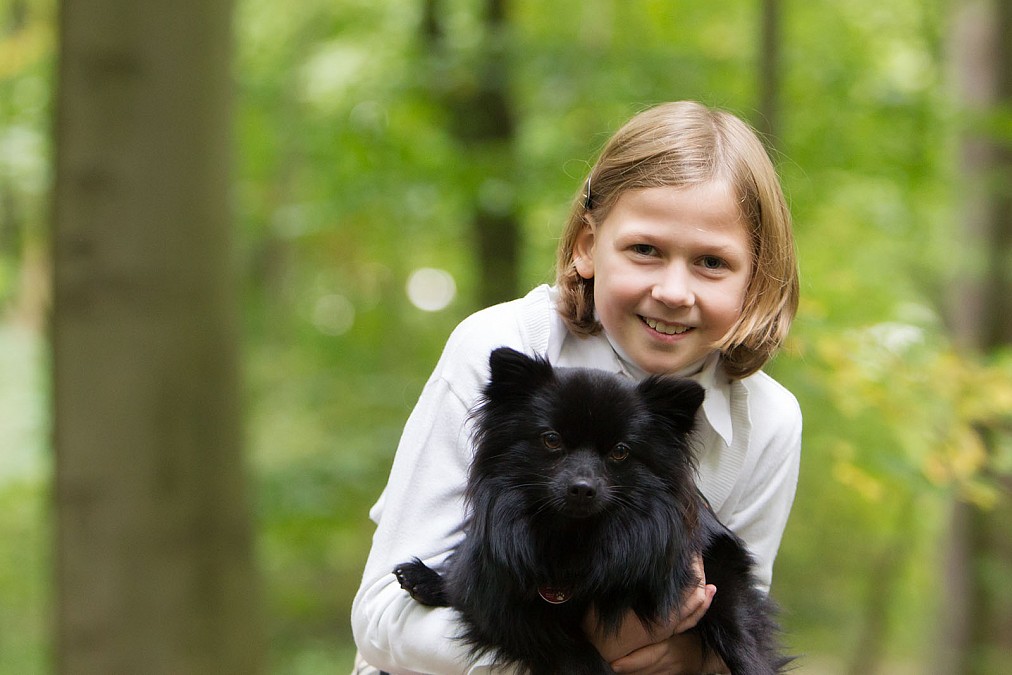 Mädchen mit Hund Nympgenburger Schlosspark